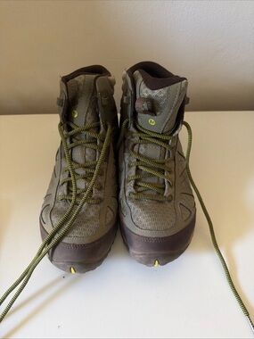 New Women’s Merrel Hiking Boots siren Sport Q2 Mid Ankle Waterproof Size 8.5